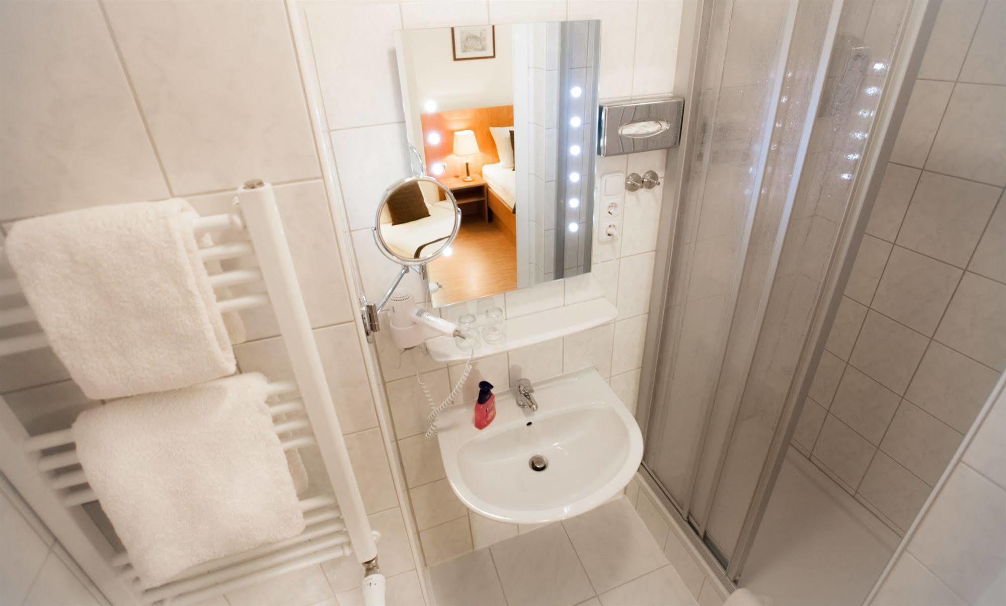 Carlton Mayfair Hotel 3*