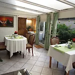 Carlton Mayfair Hotel 3*