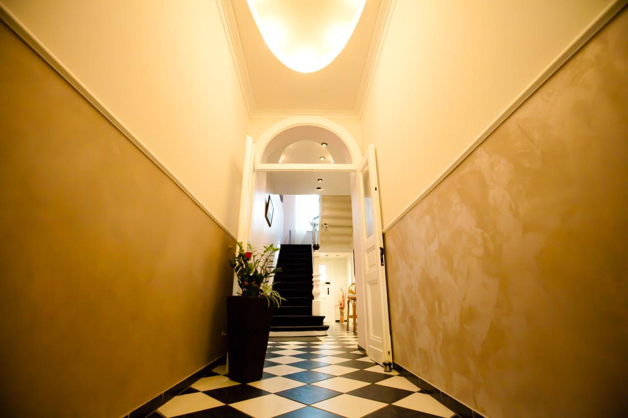 Carlton Mayfair Dusseldorf