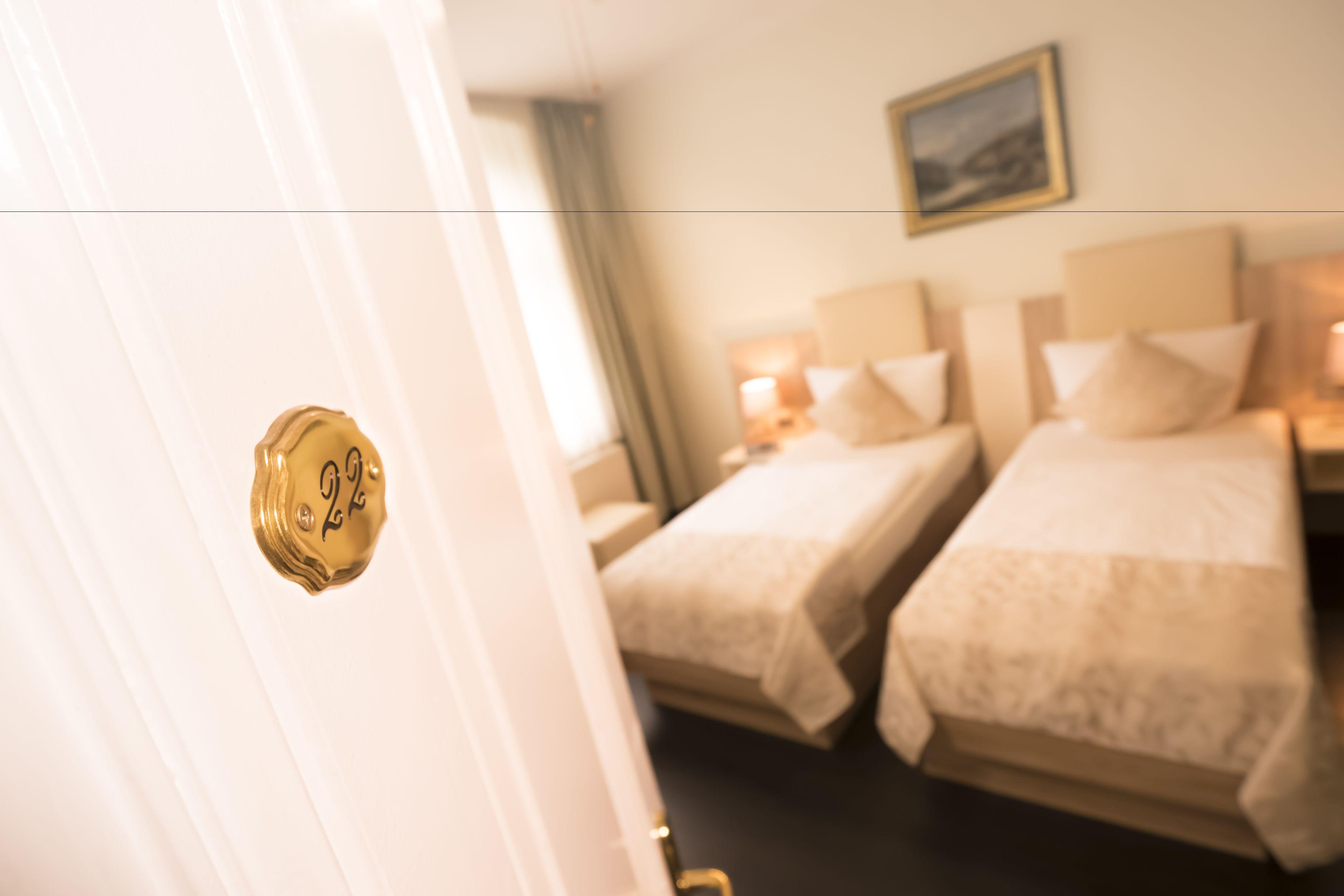 Carlton Mayfair Hotel 3*