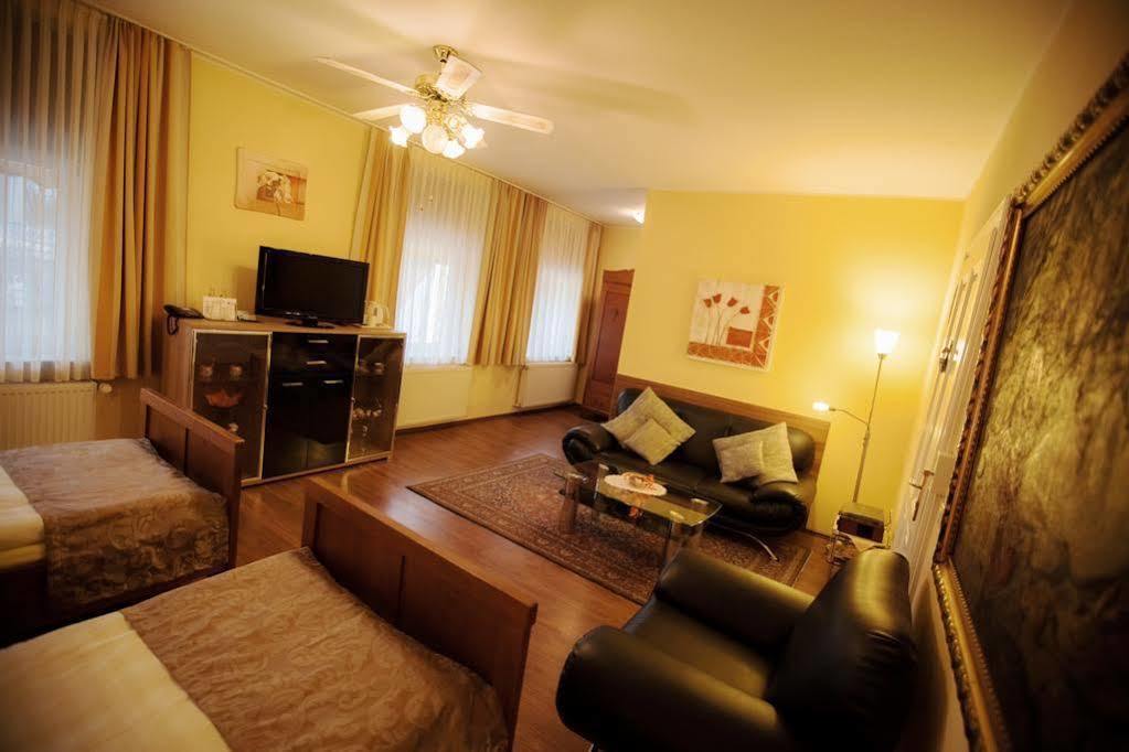 Carlton Mayfair Hotel 3*